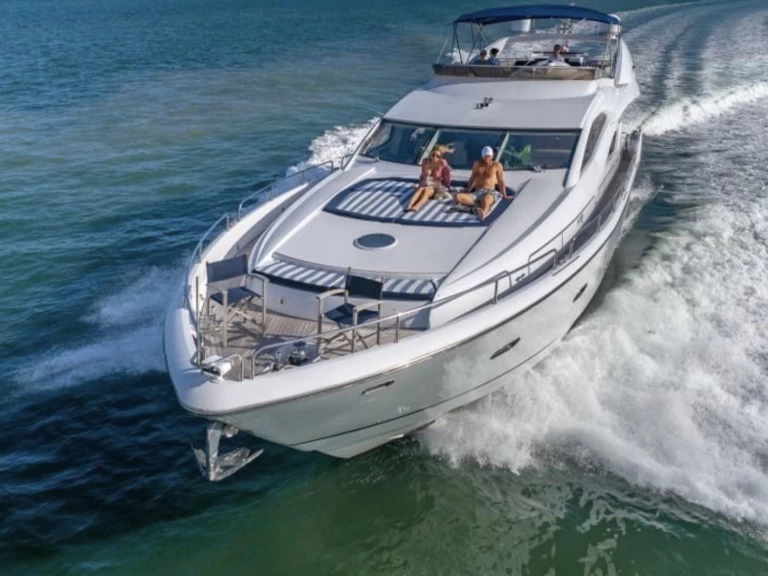 Pronájem jachty v Miami Beach -Sunseeker Manhattan 80 na Samboatu