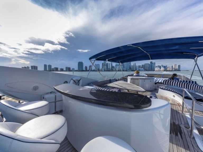 Pronajmout si Sunseeker Manhattan 80 v Miami Beach