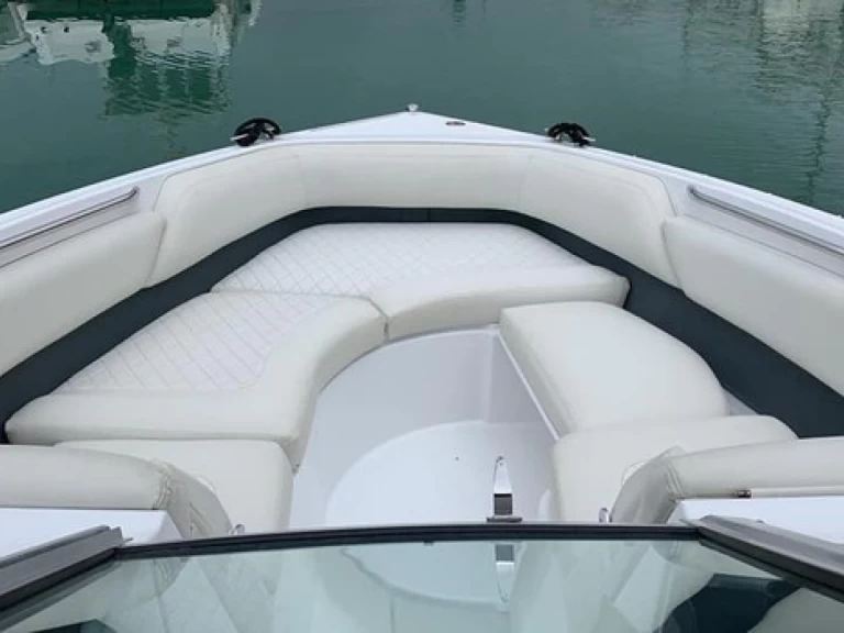 Pronájem lodi El Toro lákavé ceny R5