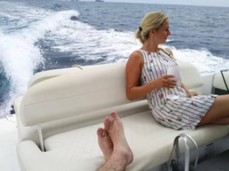 Pronájem Motorová loď v El Toro -Cobalt R5