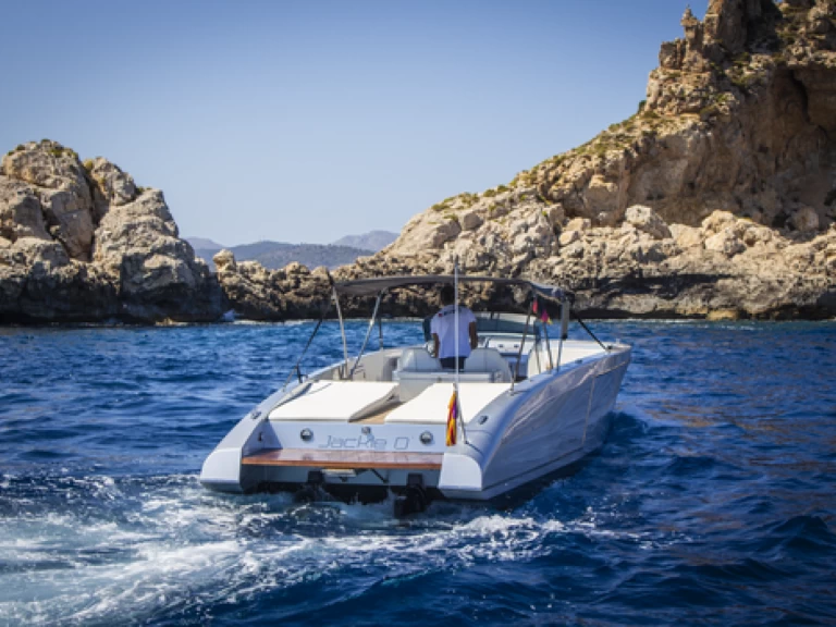 Motorová loď k pronájmu v El Toro za nejlepší cenu