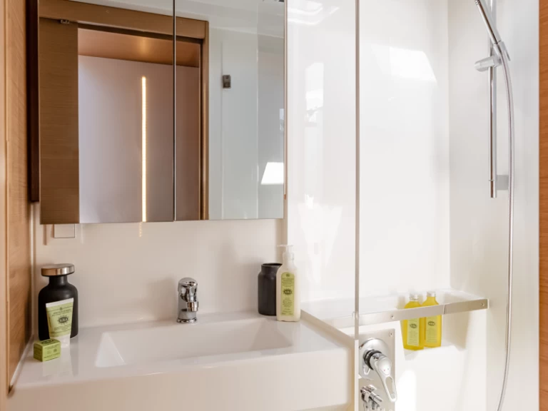 Pronajmout Katamarán se skipperem či ne Excess v Canet-en-Roussillon