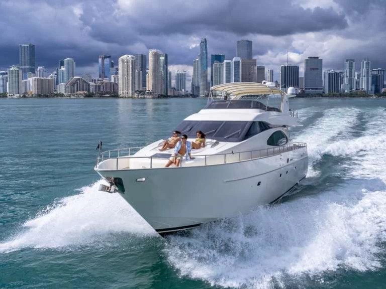 Pronájem jachty v Miami Beach -Azimut Azimut 70 na Samboatu