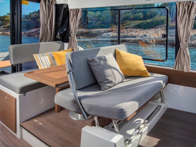 Motorová loď k pronájmu v Phường Hiệp Bình Phước za nejlepší cenu