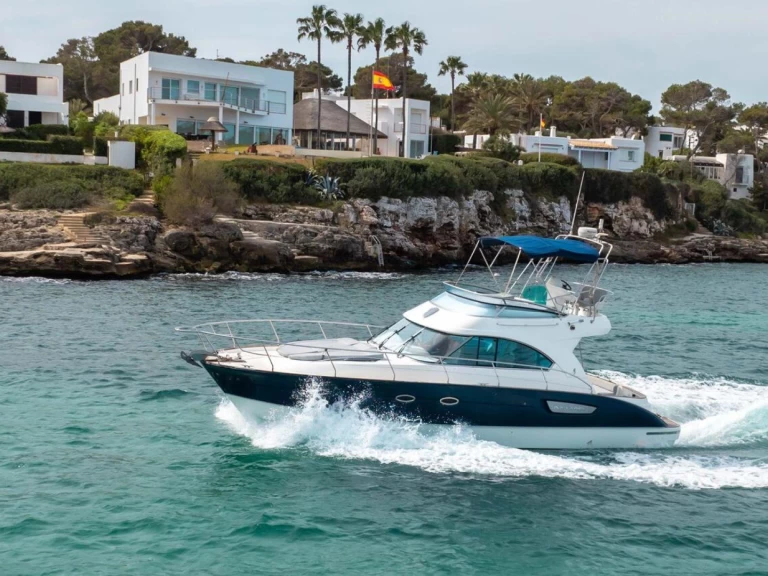 Bénéteau Antares 12 Fly jednotlivci a charterové společnosti v Pomer