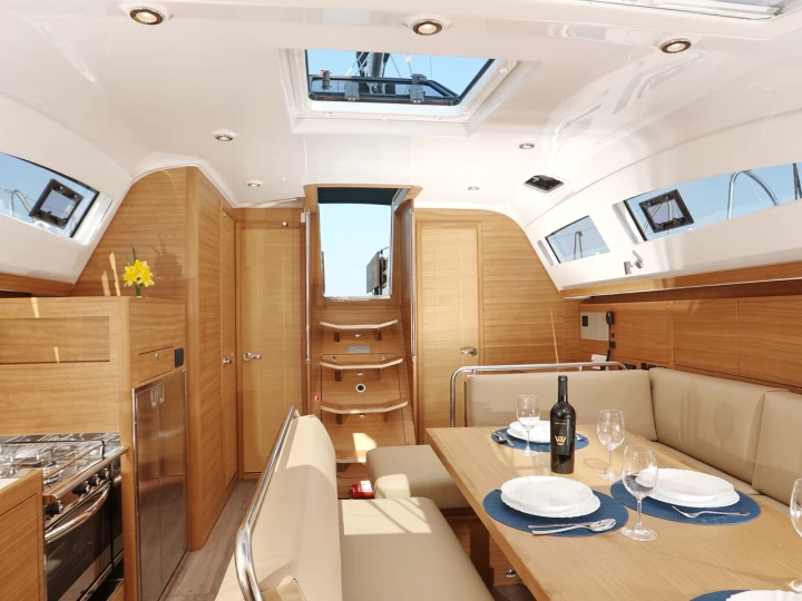 Elan Impression 45.1 jednotlivci a charterové společnosti v Trogir