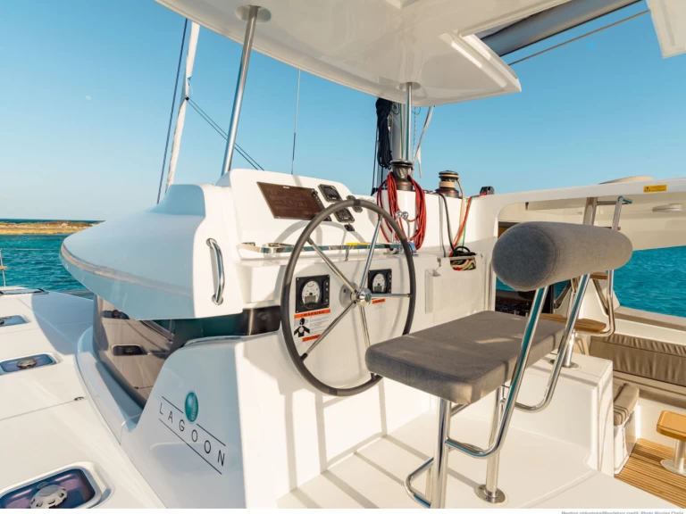 Lagoon Lagoon 42 jednotlivci a charterové společnosti v Trogir