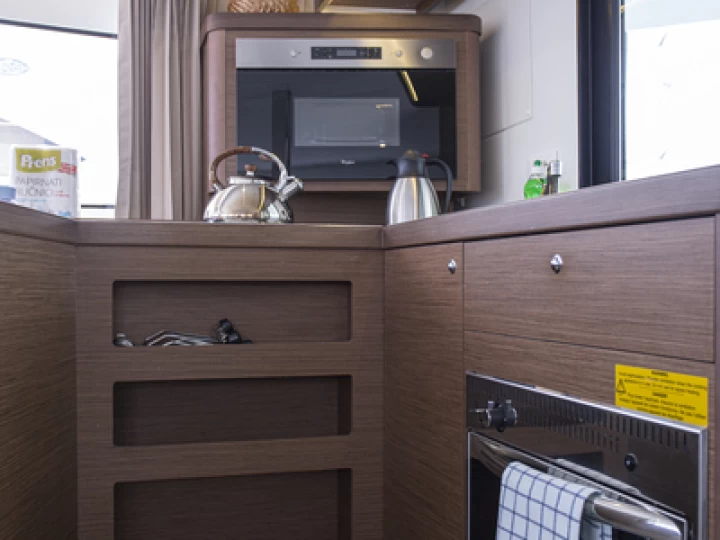 Pronájem Katamarán Lagoon s licencí