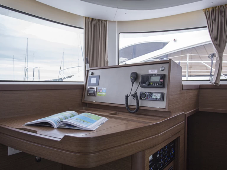 Katamarán k pronájmu v Trogir za nejlepší cenu