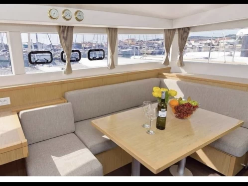 Pronájem Katamarán Lagoon s licencí