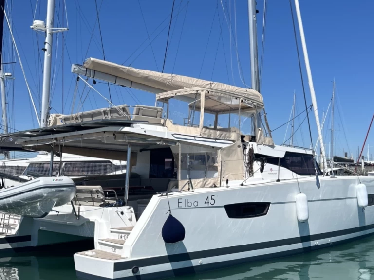 Pronájem lodi Fountaine Pajot Elba 45 v Le Marin na Samboatu