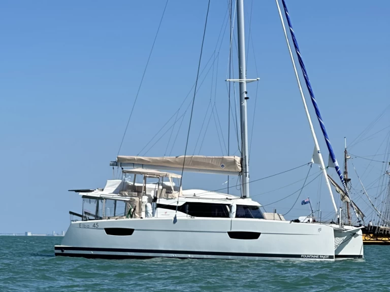 Pronajmout Katamarán se skipperem či ne Fountaine Pajot v Le Marin