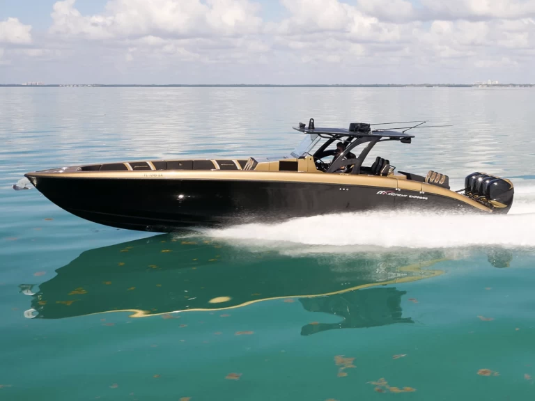 Pronájem Jachta Midnight Express s licencí