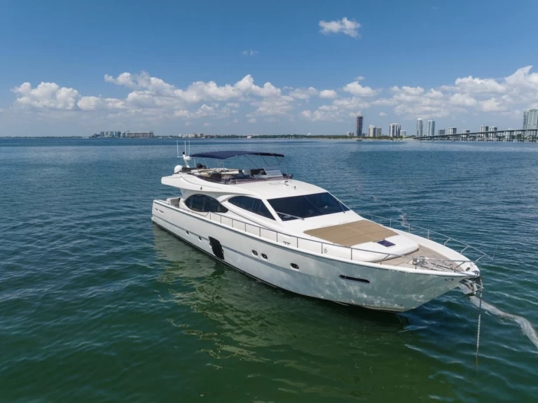 Pronájem Jachta Ferretti s licencí