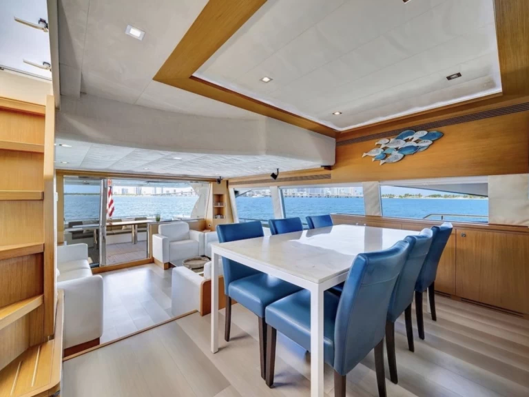 Ferretti Ferretti 80 jednotlivci a charterové společnosti v Miami Beach