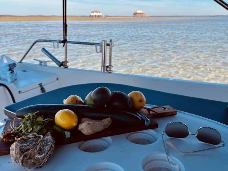 Pronájem lodi Francie lákavé ceny Beacher 840