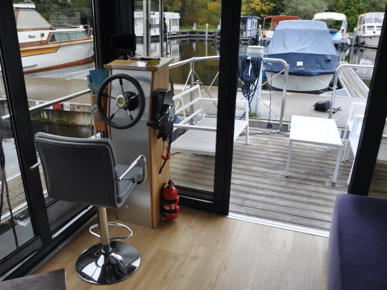 Pronájem lodi Zehdenick lákavé ceny Hausboot Capri