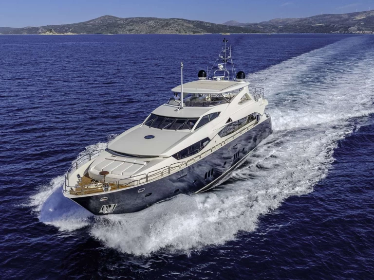 Pronájem Jachta Sunseeker s licencí
