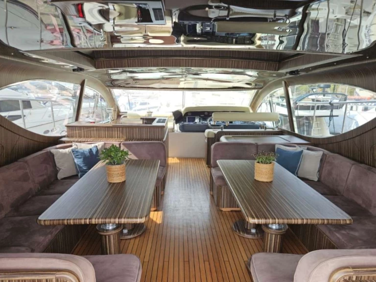 Leopard ZEUS jednotlivci a charterové společnosti v Mykonos (ostrov)