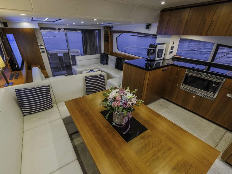 Pronajmout Jachta se skipperem či ne Sunseeker v Trogir