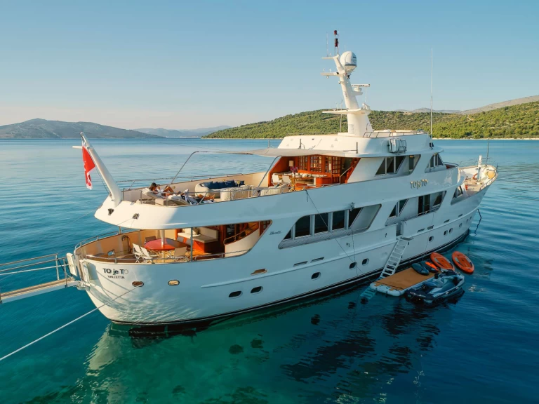 Benetti TO je TO jednotlivci a charterové společnosti v Trogir
