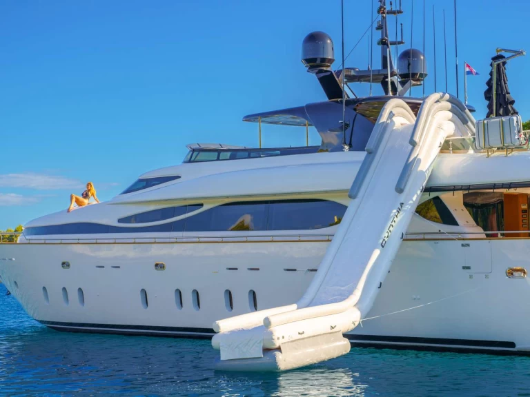 Pronájem lodi Makarska lákavé ceny CYNTHIA
