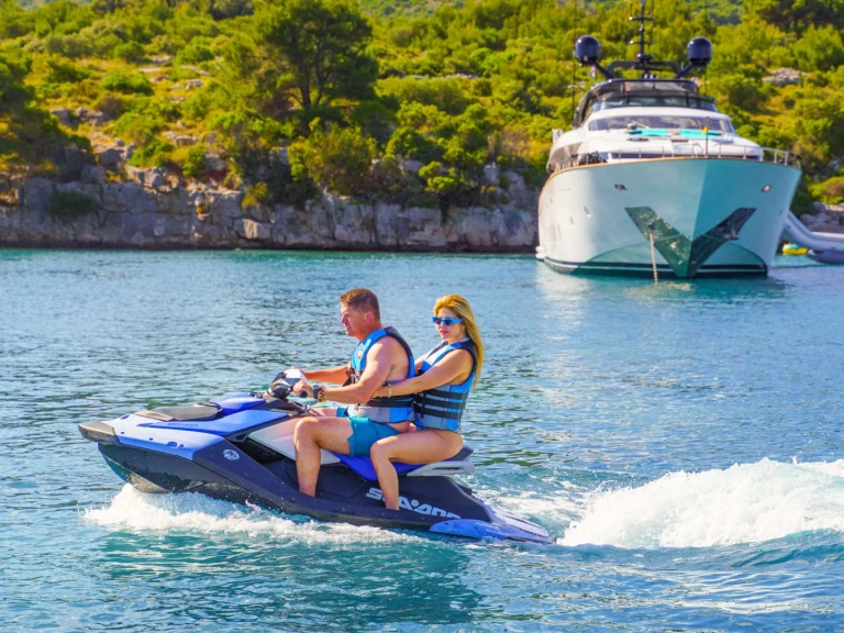 Pronájem lodi Maiora CYNTHIA v Makarska na Samboatu