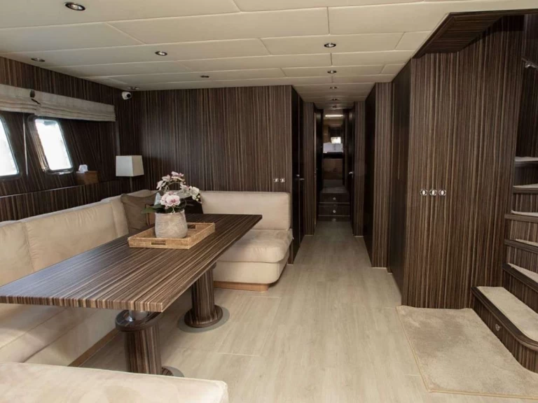 Pronájem lodi Mykonos (ostrov) lákavé ceny ZEUS