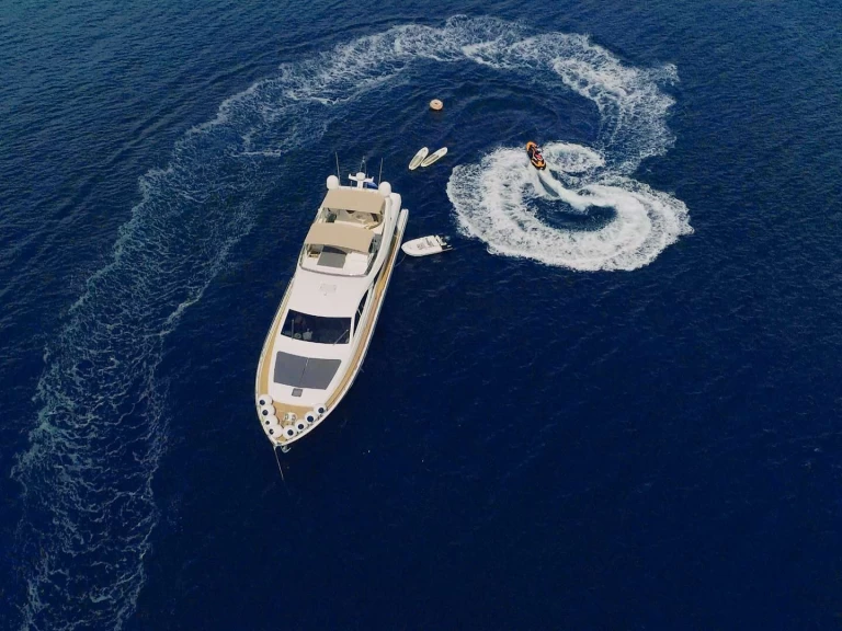 Ferretti ORLANDO L jednotlivci a charterové společnosti v Split