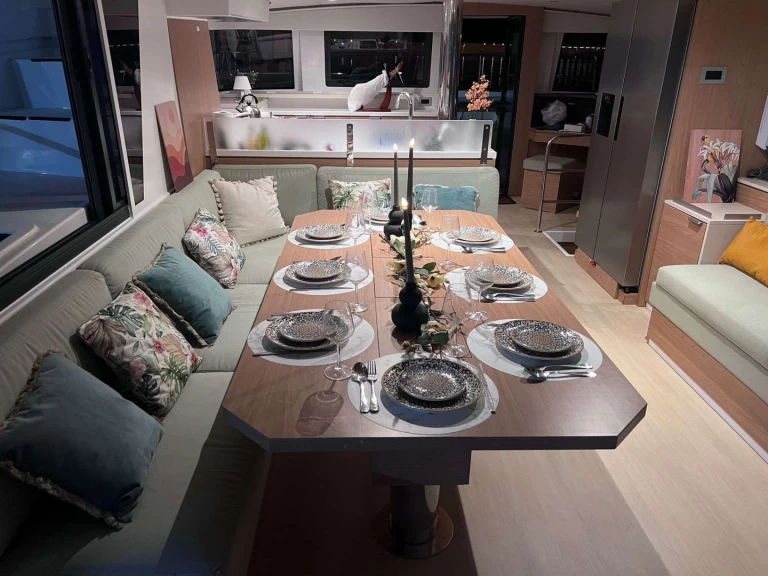 Pronájem Jachta Bali s licencí