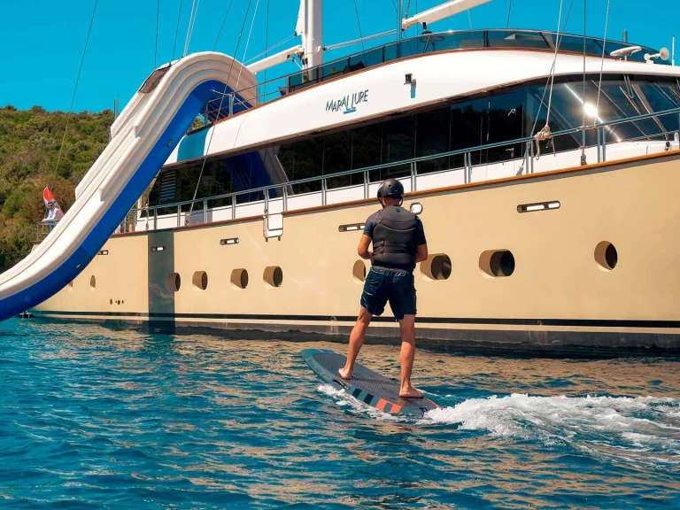  MARALLURE jednotlivci a charterové společnosti v Split