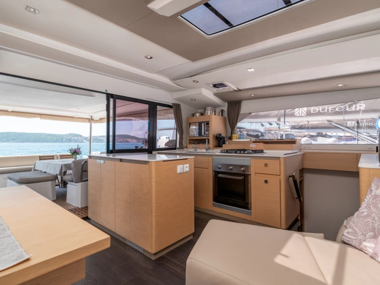 Pronajmout si Fountaine Pajot Aura 51 v Donji Seget