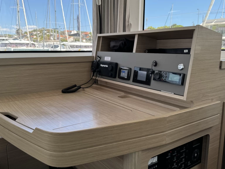 Pronájem Katamarán v Trogir -Lagoon Lagoon 42