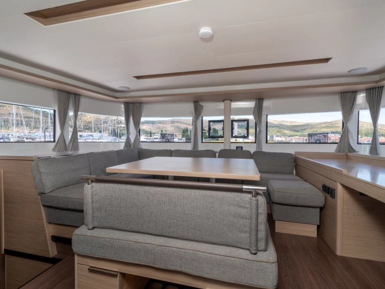 Pronájem lodi Donji Seget lákavé ceny Lagoon 51