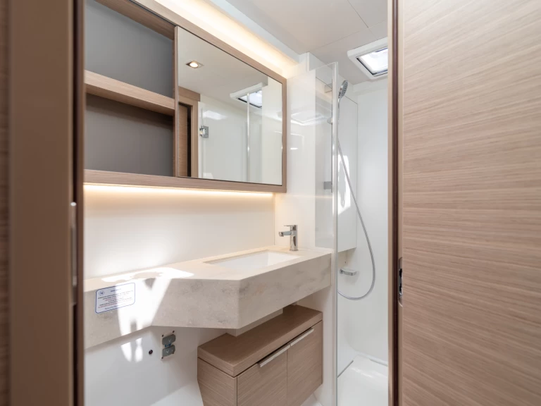 Pronájem lodi Lagoon Lagoon 51 v Trogir na Samboatu