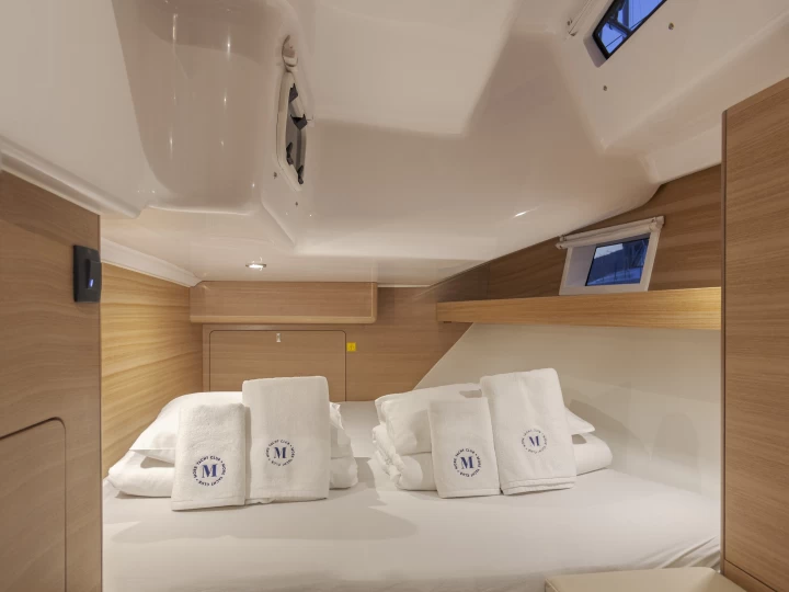 Elan Impression 45.1 jednotlivci a charterové společnosti v Donji Seget