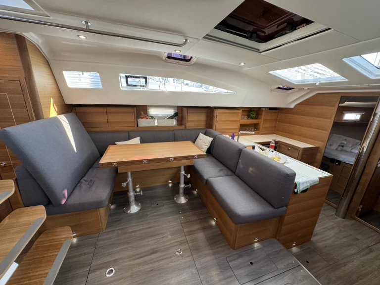 Pronajmout Plachetnice se skipperem či ne Elan v Trogir