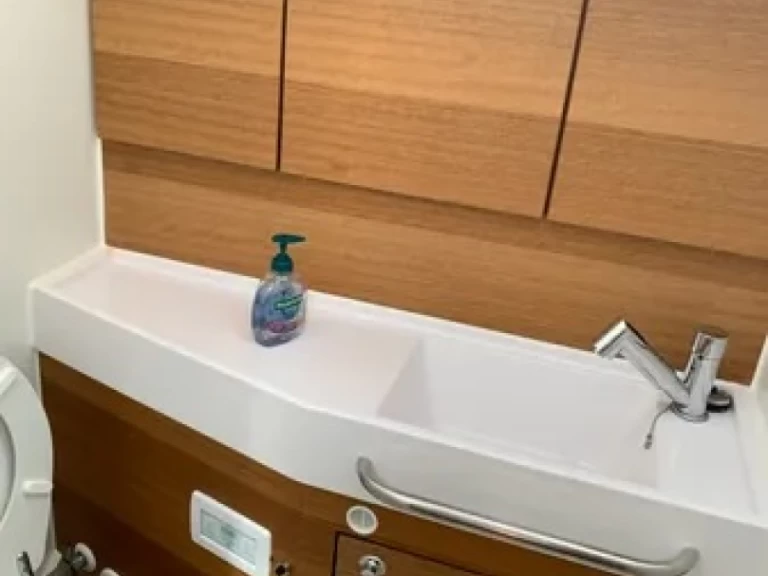 Elan Impression 50.1 jednotlivci a charterové společnosti v Donji Seget