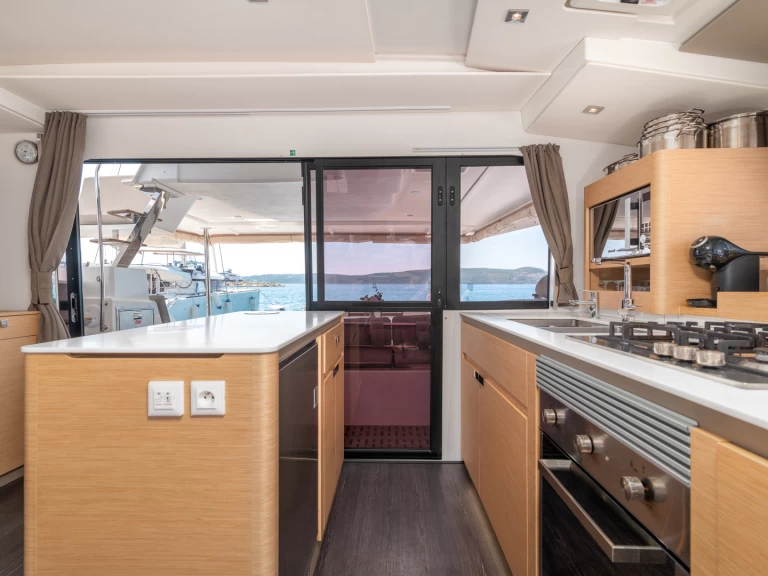 Pronájem jachty v Donji Seget -Fountaine Pajot Aura 51 na Samboatu