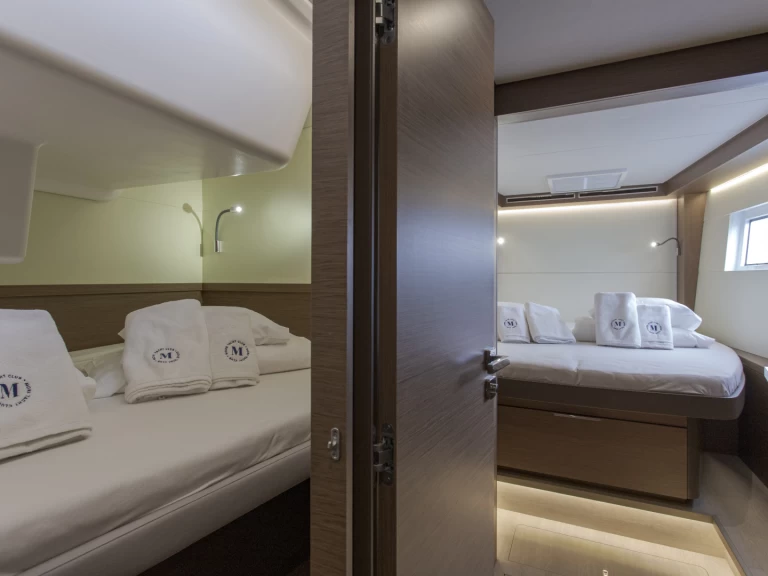 Pronájem Katamarán Lagoon s licencí