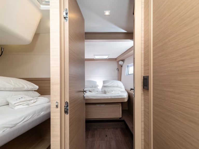 Katamarán k pronájmu v Donji Seget za nejlepší cenu