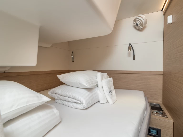 Pronajmout Katamarán se skipperem či ne Lagoon v Trogir