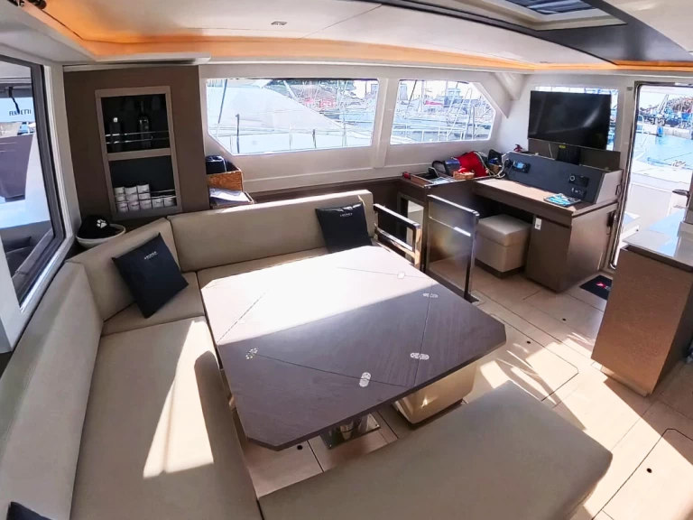 Pronajmout si Leopard Catamarans / Robertson & Caine Leopard 50 - 5 + 1 cab v Sukošan