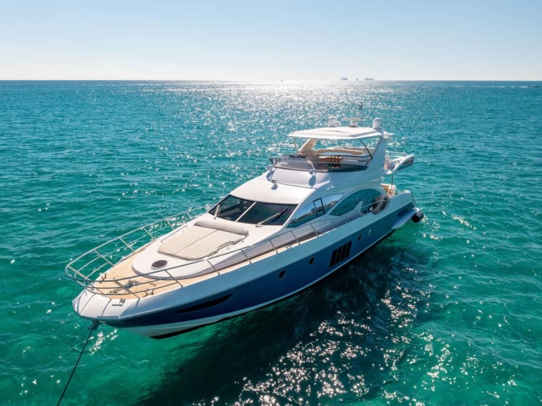 Pronájem Jachta v Miami Beach -Azimut Azimut 70