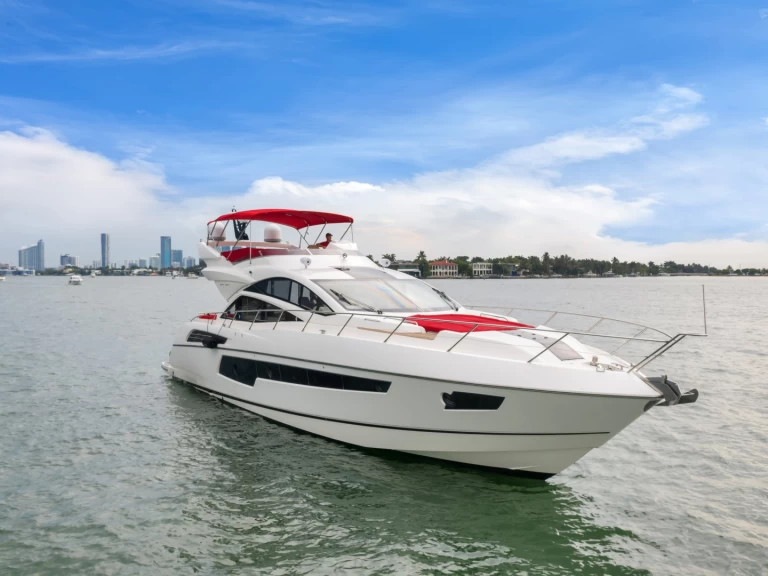 Pronájem Jachta Sunseeker s licencí