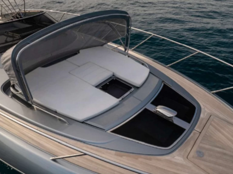 Pronajmout Motorová loď se skipperem či ne Riva v Portofino