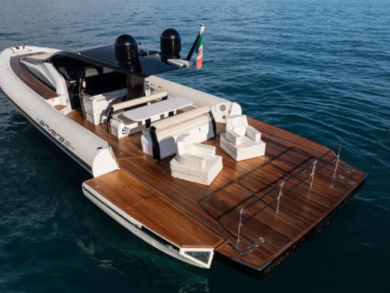 Pronájem Motorová loď Anvera s licencí