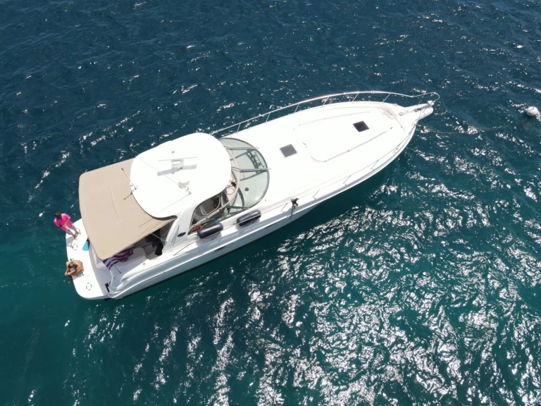 Pronájem lodi Tortola lákavé ceny Sea Ray 525 Sundancer