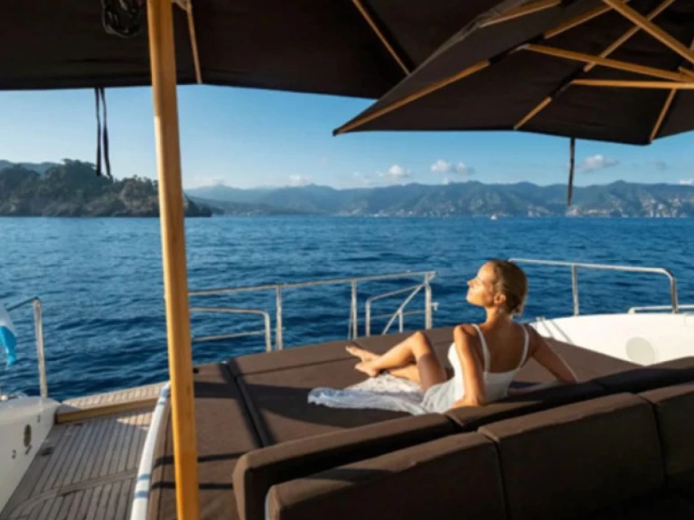 Pronájem Jachta Mangusta s licencí