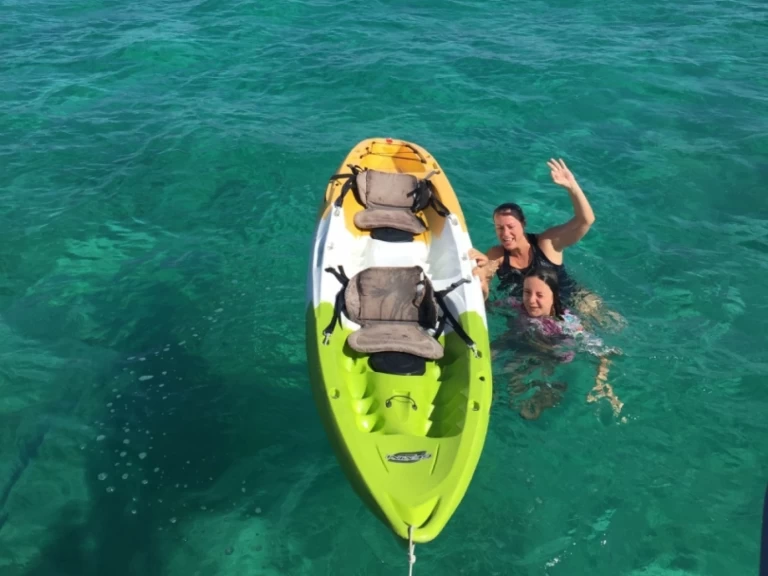 Pronájem Katamarán Leopard s licencí